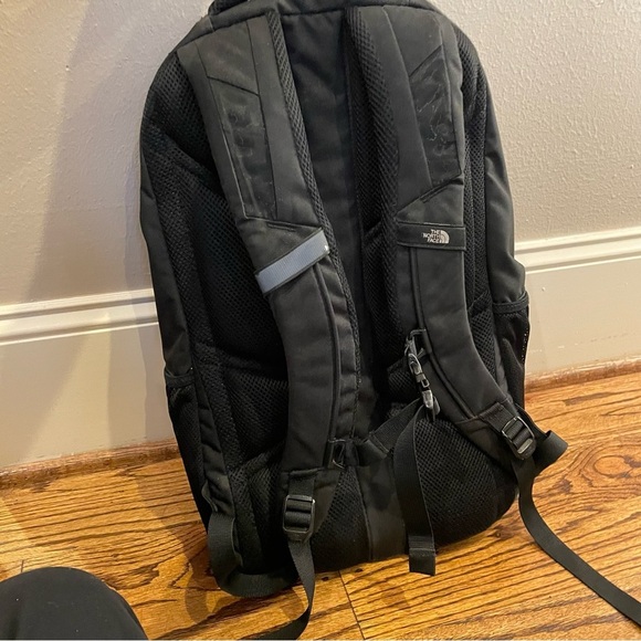 The North Face Black Backpack Durable Nylon Classic Design - Picture 2 of 5